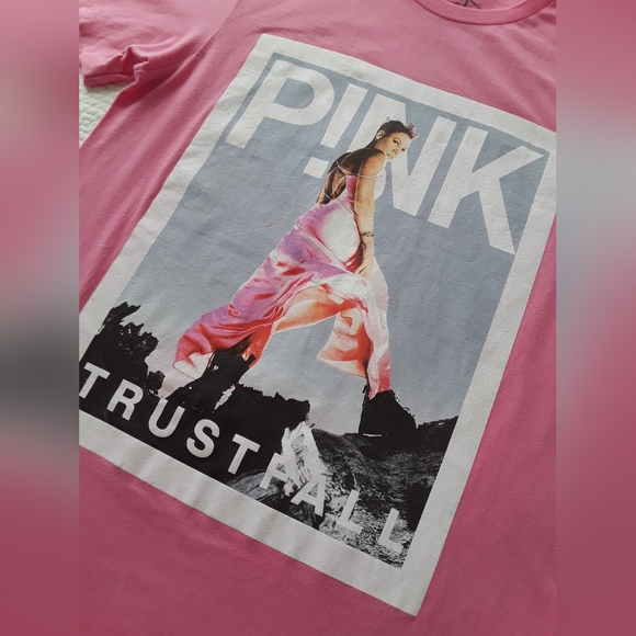 Pink Concert Tshirt - Picture 2 of 4